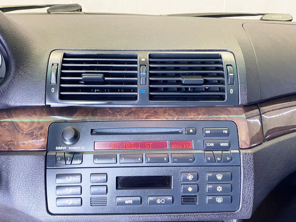 2004 BMW 3 Series 330xi - 22903619 - 24