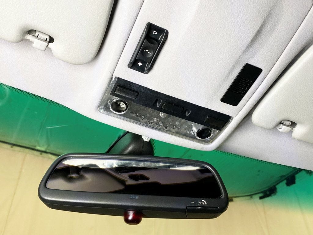 2004 BMW 3 Series 330xi - 22903619 - 29