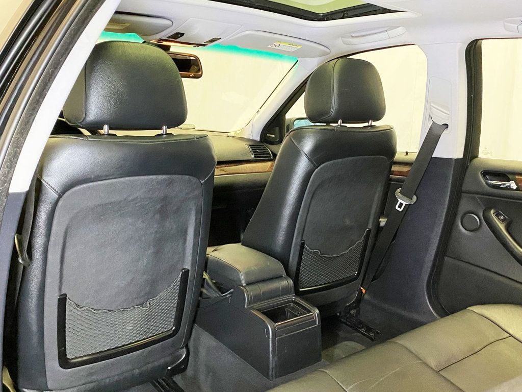 2004 BMW 3 Series 330xi - 22903619 - 40