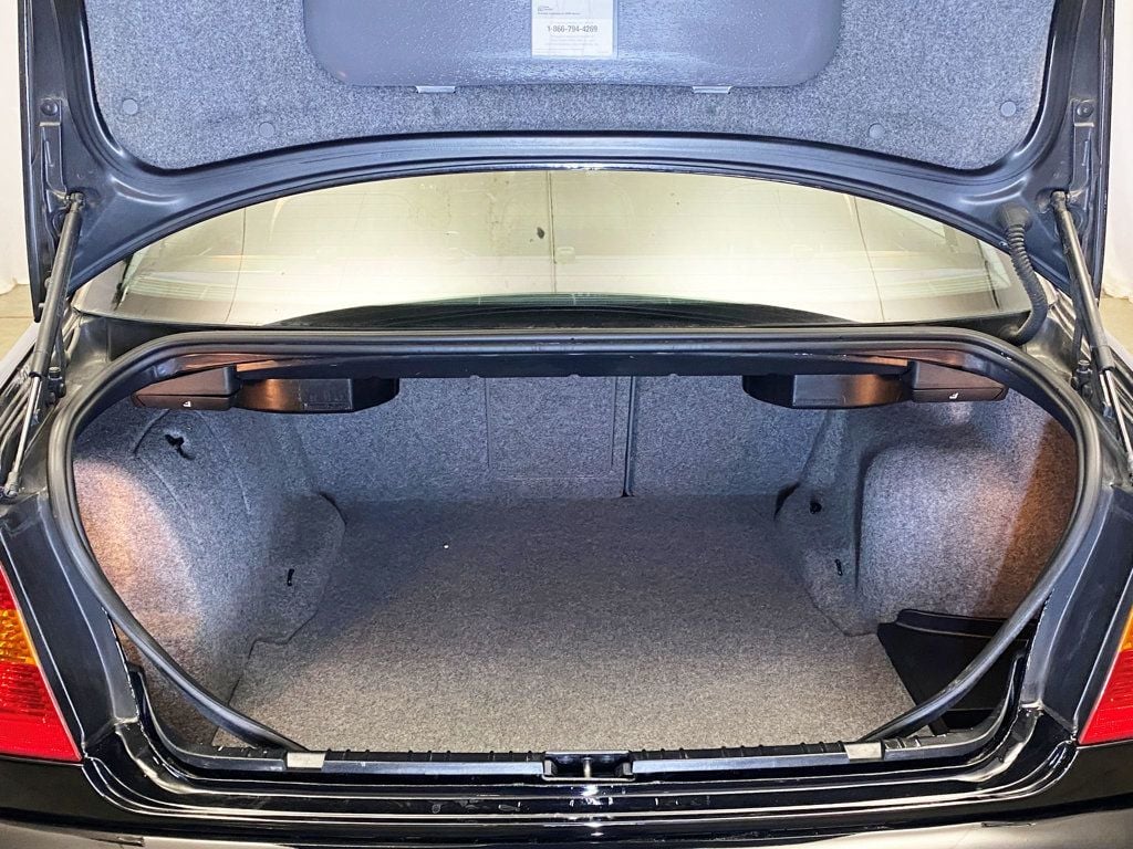 2004 BMW 3 Series 330xi - 22903619 - 43