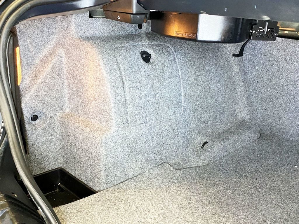 2004 BMW 3 Series 330xi - 22903619 - 44