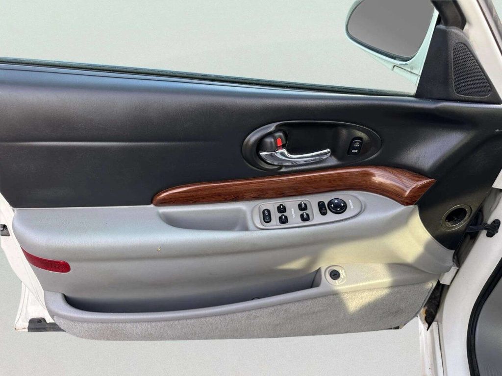 2004 Buick LeSabre 4dr Sedan Custom - 22968388 - 10