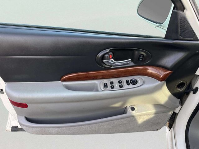 2004 Buick LeSabre 4dr Sedan Custom - 22968388 - 10