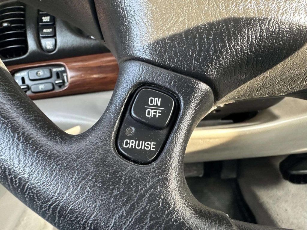 2004 Buick LeSabre 4dr Sedan Custom - 22968388 - 24