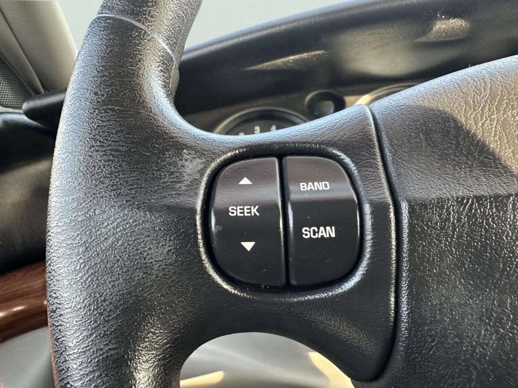 2004 Buick LeSabre 4dr Sedan Custom - 22968388 - 25