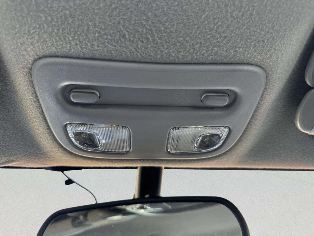 2004 Buick LeSabre 4dr Sedan Custom - 22968388 - 33