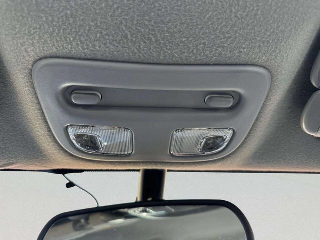 2004 Buick LeSabre 4dr Sedan Custom - 22968388 - 33