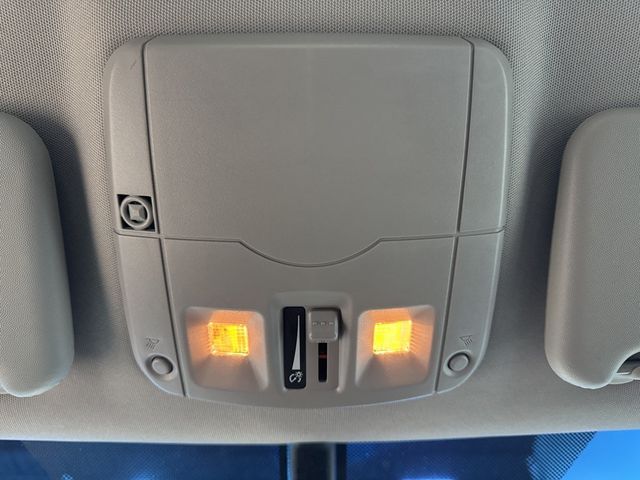 2004 Cadillac CTS 4dr Sedan - 22982541 - 19