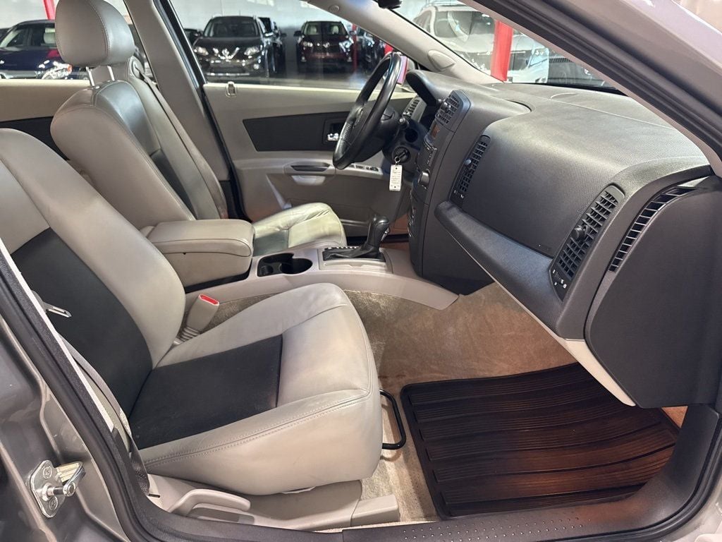 2004 Cadillac CTS 4dr Sedan - 22982541 - 38