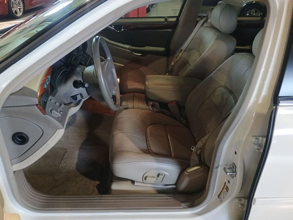 2004 Cadillac DeVille 4dr Sedan Clean Carfax Florida Car - 22973926 - 13