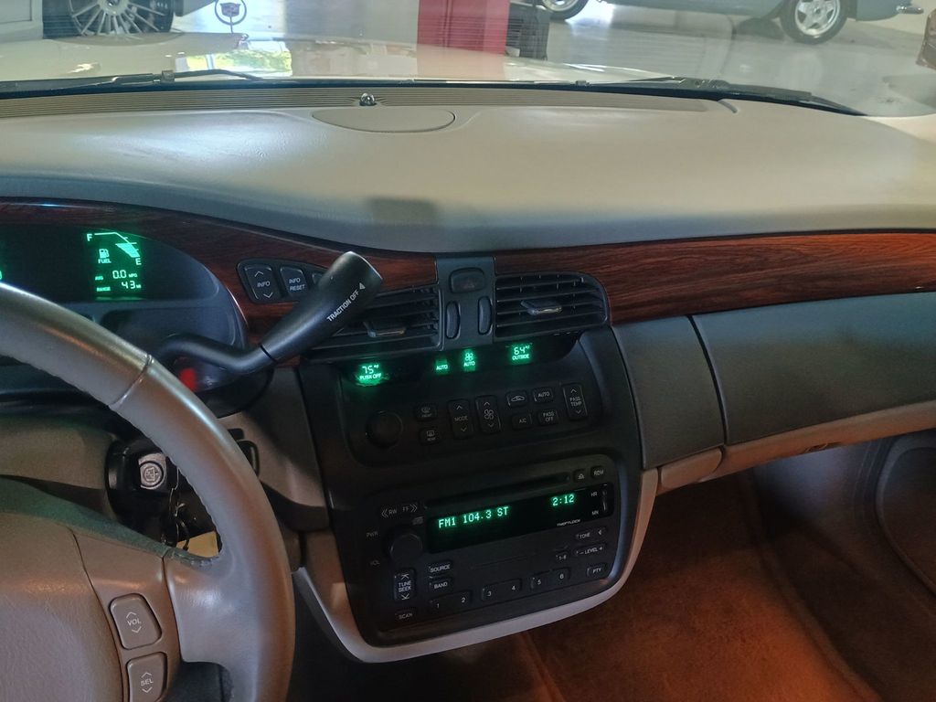 2004 Cadillac DeVille 4dr Sedan Clean Carfax Florida Car - 22973926 - 20