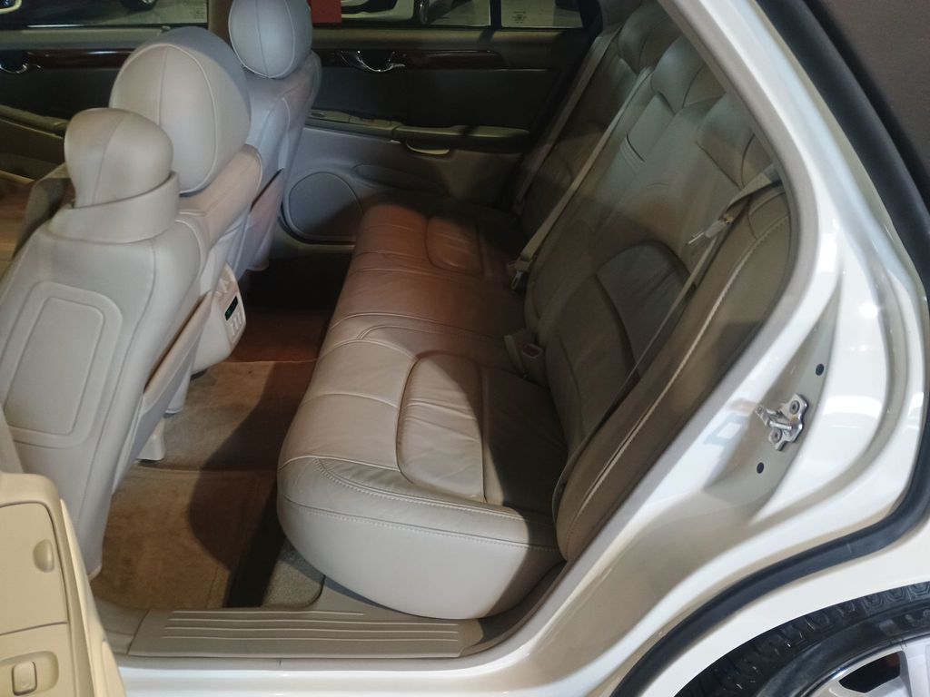 2004 Cadillac DeVille 4dr Sedan Clean Carfax Florida Car - 22973926 - 26