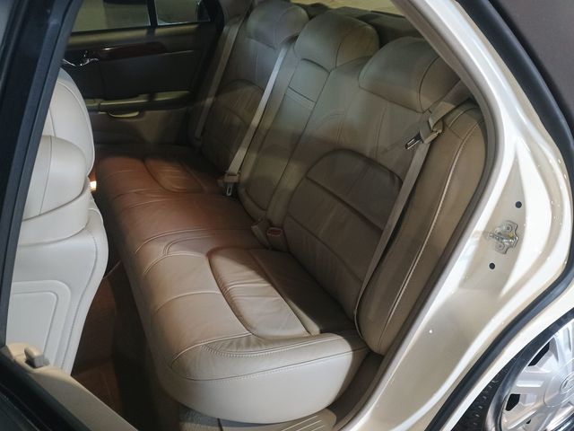 2004 Cadillac DeVille 4dr Sedan Clean Carfax Florida Car - 22973926 - 27