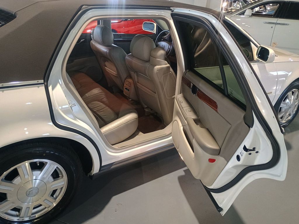 2004 Cadillac DeVille 4dr Sedan Clean Carfax Florida Car - 22973926 - 32