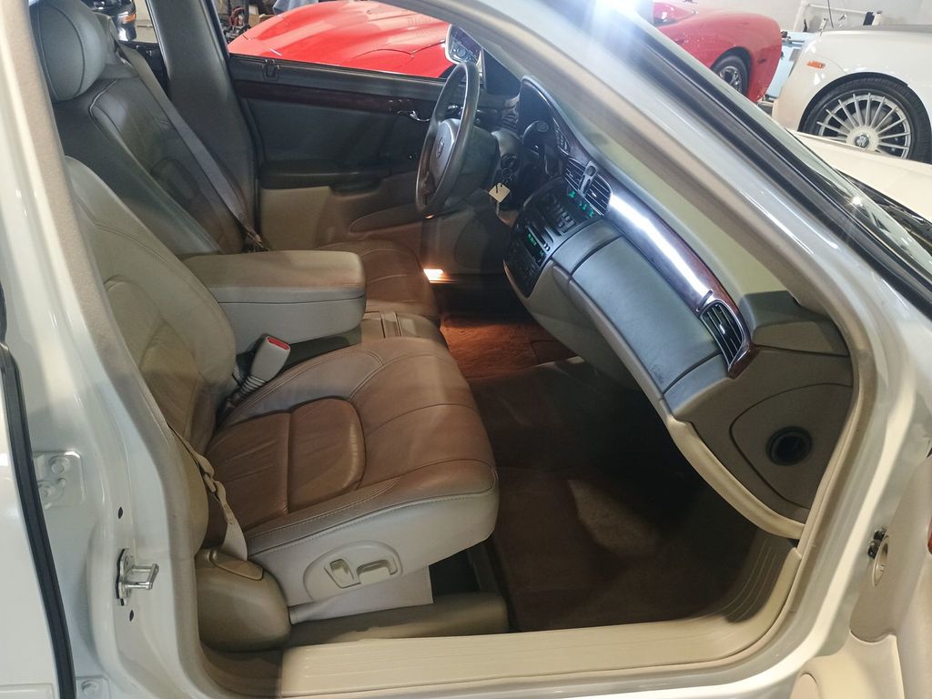 2004 Cadillac DeVille 4dr Sedan Clean Carfax Florida Car - 22973926 - 34