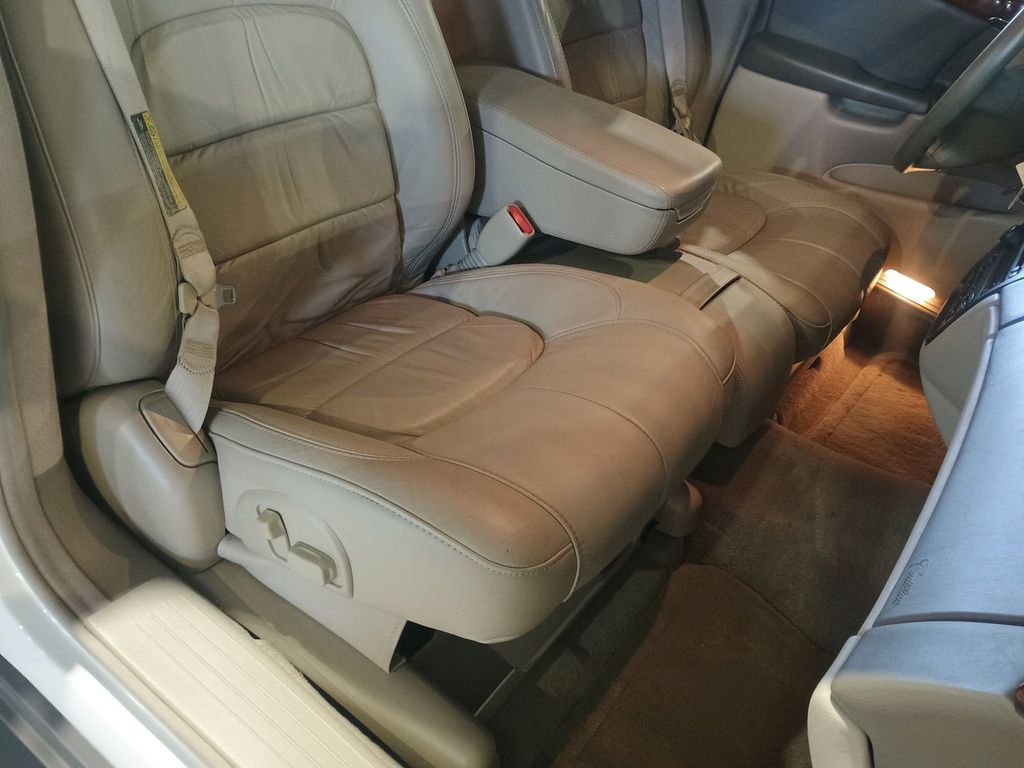 2004 Cadillac DeVille 4dr Sedan Clean Carfax Florida Car - 22973926 - 36