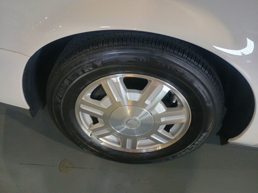 2004 Cadillac DeVille 4dr Sedan Clean Carfax Florida Car - 22973926 - 46