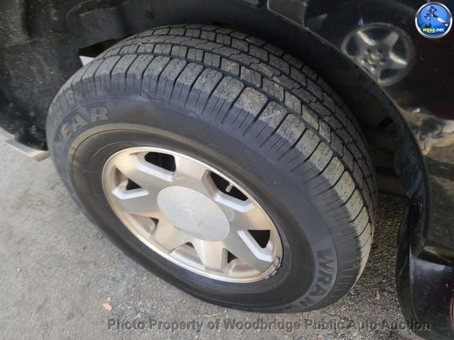 2004 Cadillac Escalade 4dr AWD - 22933409 - 5