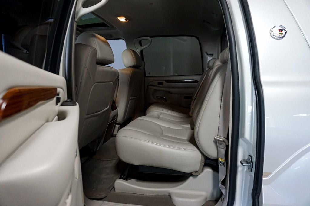 2004 Cadillac Escalade EXT *Escalade EXT* *AWD* *White Diamond* *Only 28k Miles* *Like New* - 23071373 - 22