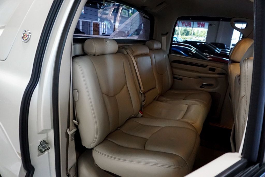 2004 Cadillac Escalade EXT *Escalade EXT* *AWD* *White Diamond* *Only 28k Miles* *Like New* - 23071373 - 23