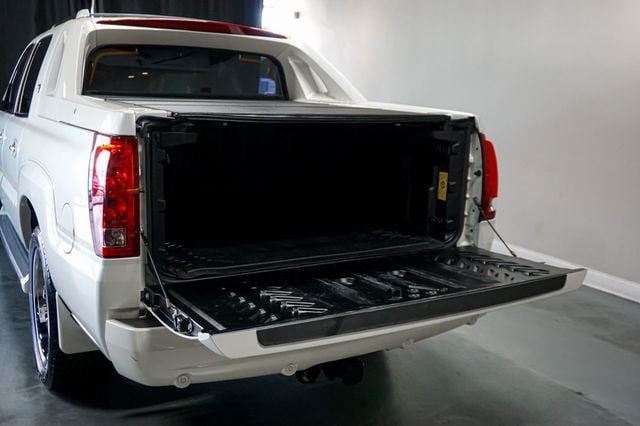 2004 Cadillac Escalade EXT *Escalade EXT* *AWD* *White Diamond* *Only 28k Miles* *Like New* - 23071373 - 25
