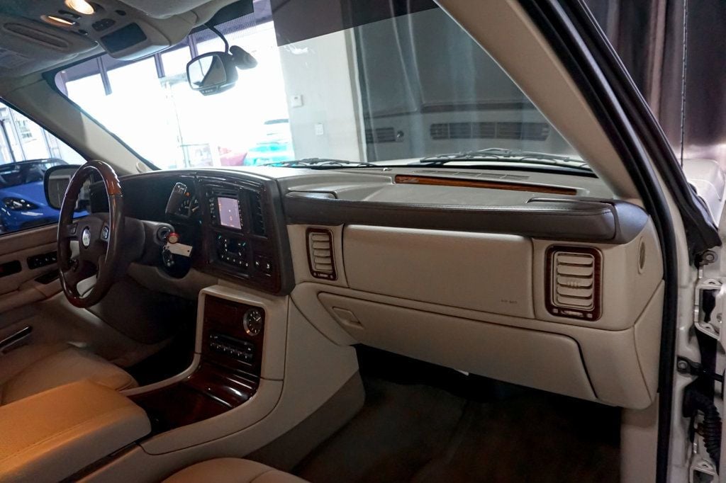2004 Cadillac Escalade EXT *Escalade EXT* *AWD* *White Diamond* *Only 28k Miles* *Like New* - 23071373 - 32