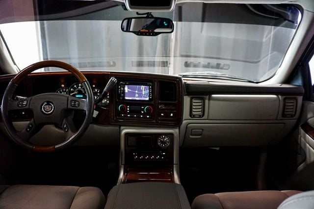 2004 Cadillac Escalade EXT *Escalade EXT* *AWD* *White Diamond* *Only 28k Miles* *Like New* - 23071373 - 55