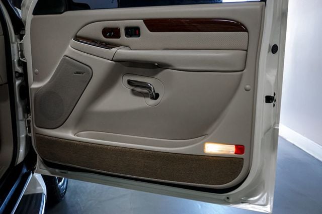 2004 Cadillac Escalade EXT *Escalade EXT* *AWD* *White Diamond* *Only 28k Miles* *Like New* - 23071373 - 69