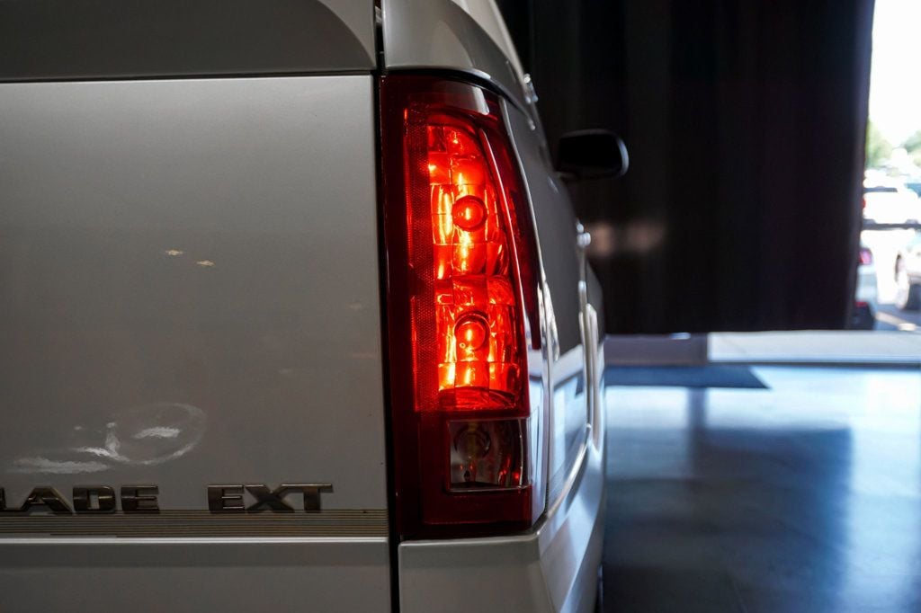 2004 Cadillac Escalade EXT *Escalade EXT* *AWD* *White Diamond* *Only 28k Miles* *Like New* - 23071373 - 81
