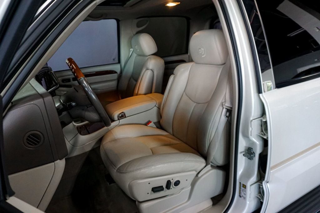 2004 Cadillac Escalade EXT *Escalade EXT* *AWD* *White Diamond* *Only 28k Miles* *Like New* - 23071373 - 8