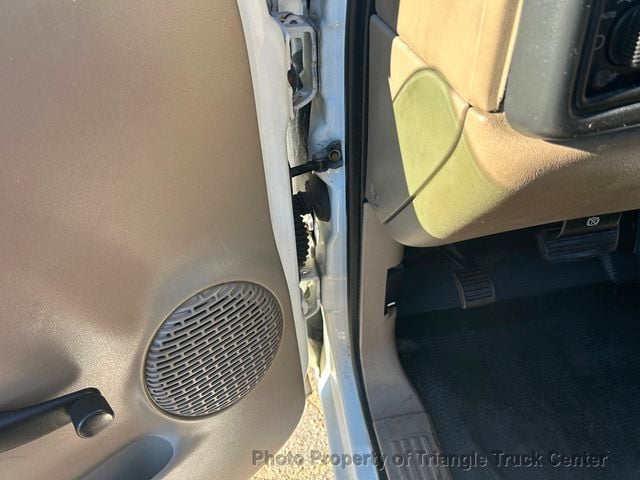 2004 Chevrolet 3500 CAB CHASSIS JUST 50k MILES! PRE EMISSION DURAMAX! NO DEF & NO DPF! - 22928959 - 9