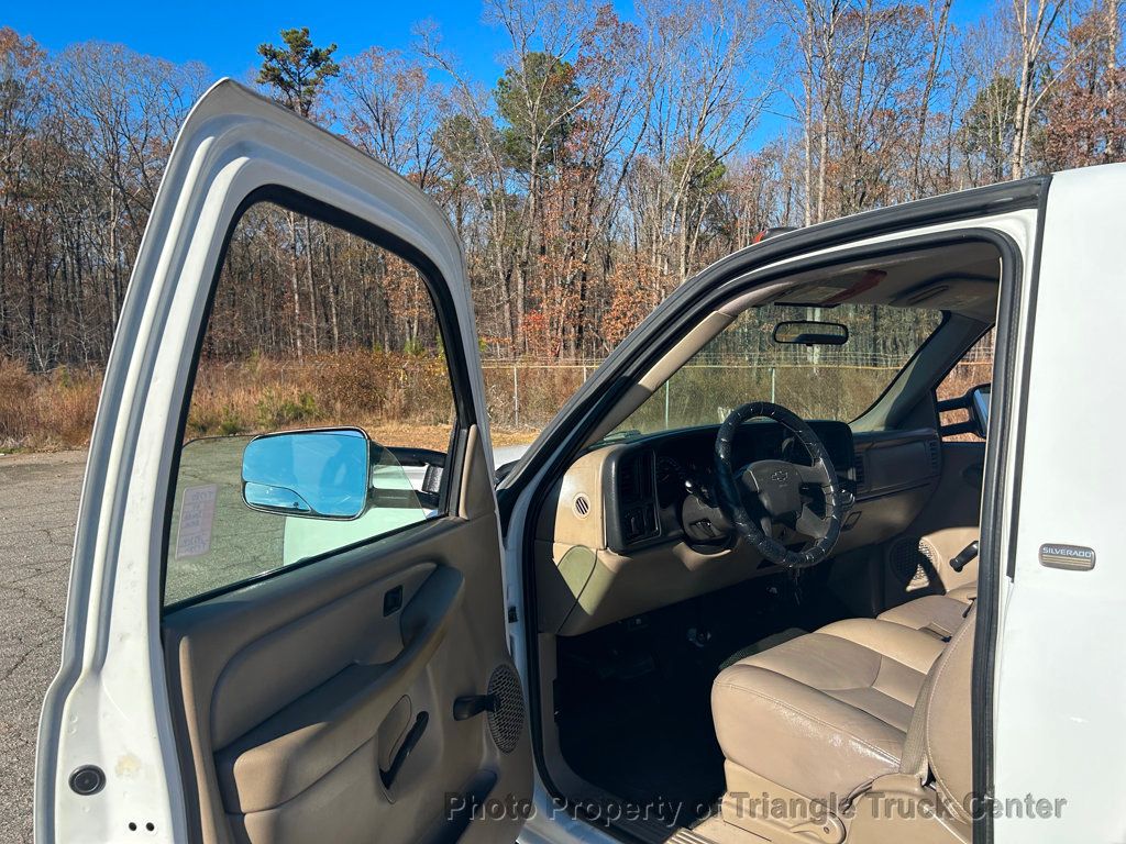 2004 Chevrolet 3500 CAB CHASSIS JUST 50k MILES! PRE EMISSION DURAMAX! NO DEF & NO DPF! - 22928959 - 11