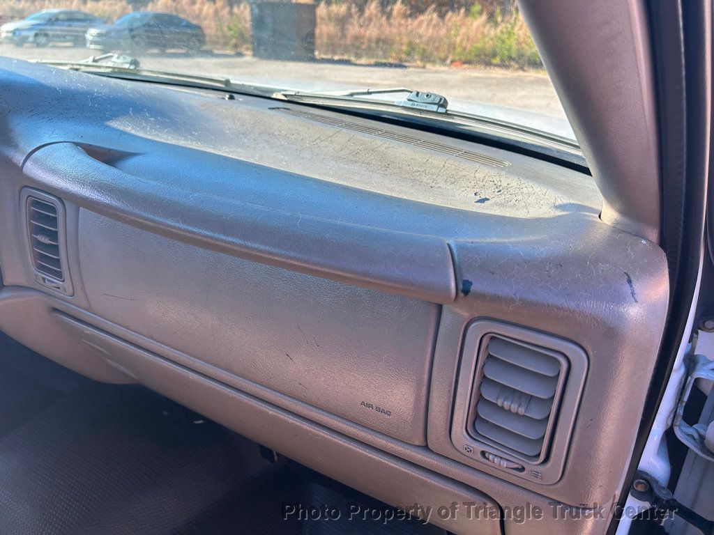 2004 Chevrolet 3500 CAB CHASSIS JUST 50k MILES! PRE EMISSION DURAMAX! NO DEF & NO DPF! - 22928959 - 28