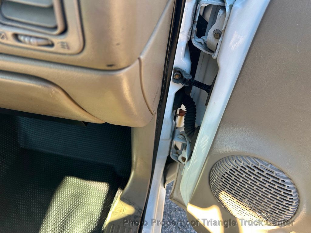 2004 Chevrolet 3500 CAB CHASSIS JUST 50k MILES! PRE EMISSION DURAMAX! NO DEF & NO DPF! - 22928959 - 30