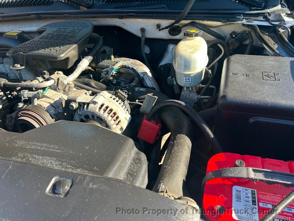 2004 Chevrolet 3500 CAB CHASSIS JUST 50k MILES! PRE EMISSION DURAMAX! NO DEF & NO DPF! - 22928959 - 34