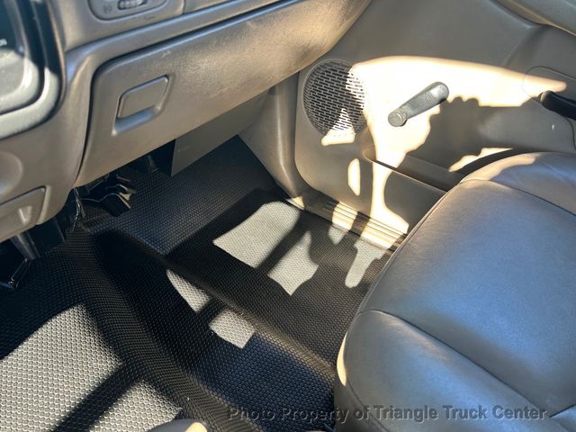 2004 Chevrolet 3500 CAB CHASSIS JUST 50k MILES! PRE EMISSION DURAMAX! NO DEF & NO DPF! - 22928959 - 62