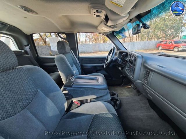 2004 Chevrolet Avalanche  - 22953945 - 10