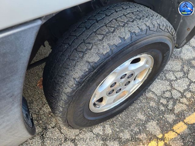 2004 Chevrolet Avalanche  - 22953945 - 13