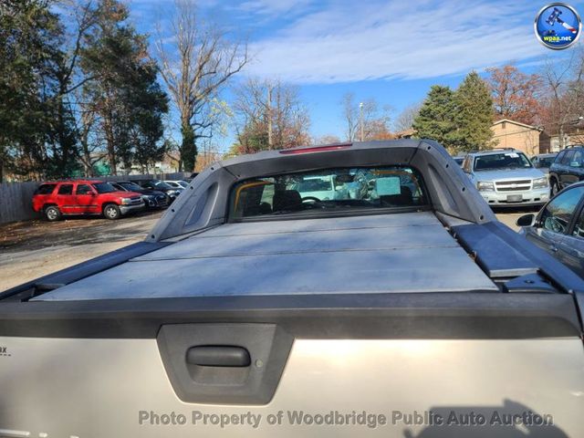2004 Chevrolet Avalanche  - 22953945 - 4