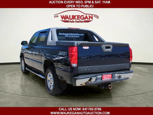 2004 Chevrolet Avalanche 1500 4dr 4WD Crew Cab SB - 23027929 - 3