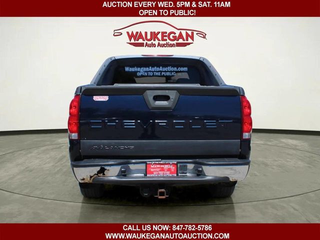 2004 Chevrolet Avalanche 1500 4dr 4WD Crew Cab SB - 23027929 - 5