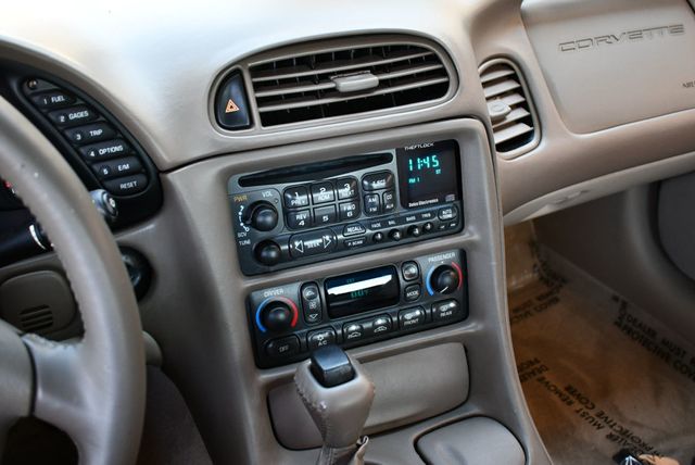 2004 Chevrolet Corvette 2 Door Coupe Lemans Commemorative Edition - 22950899 - 13