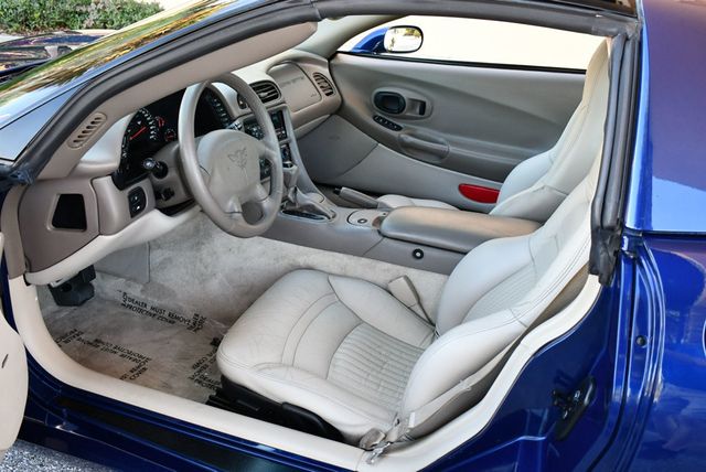 2004 Chevrolet Corvette 2 Door Coupe Lemans Commemorative Edition - 22950899 - 14