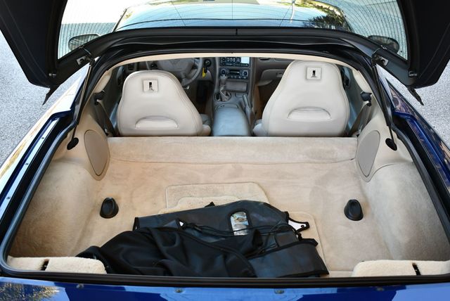 2004 Chevrolet Corvette 2 Door Coupe Lemans Commemorative Edition - 22950899 - 15