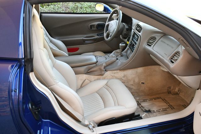 2004 Chevrolet Corvette 2 Door Coupe Lemans Commemorative Edition - 22950899 - 38