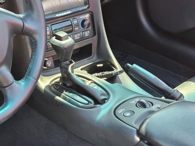 2004 Chevrolet Corvette 2dr Convertible - 22905066 - 21