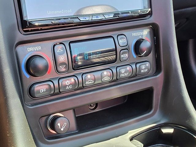 2004 Chevrolet Corvette 2dr Convertible - 22905066 - 33