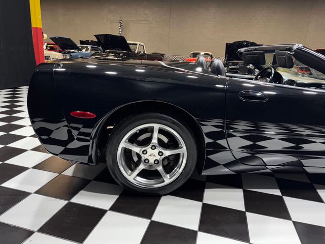 2004 Chevrolet Corvette 2dr Convertible - 22852081 - 28