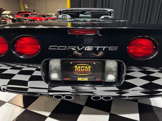 2004 Chevrolet Corvette 2dr Convertible - 22852081 - 32