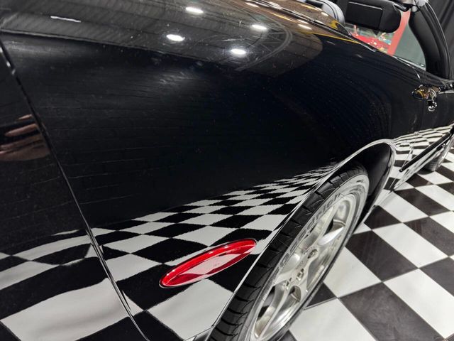 2004 Chevrolet Corvette 2dr Convertible - 22852081 - 40